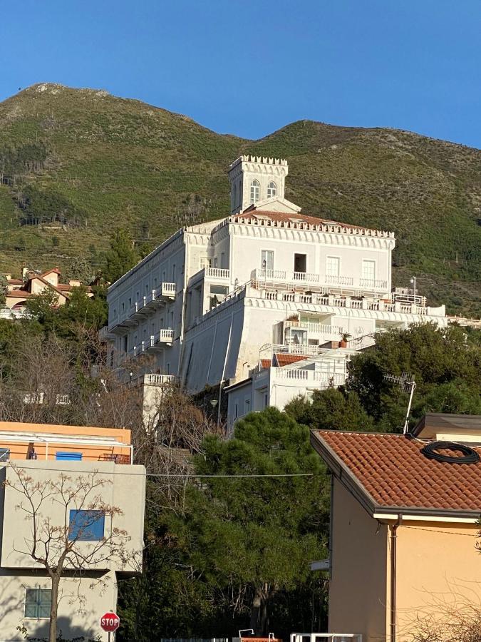 Appartamento Nel Fabbricato Denominato Il Castello Praia a Mare Bagian luar foto
