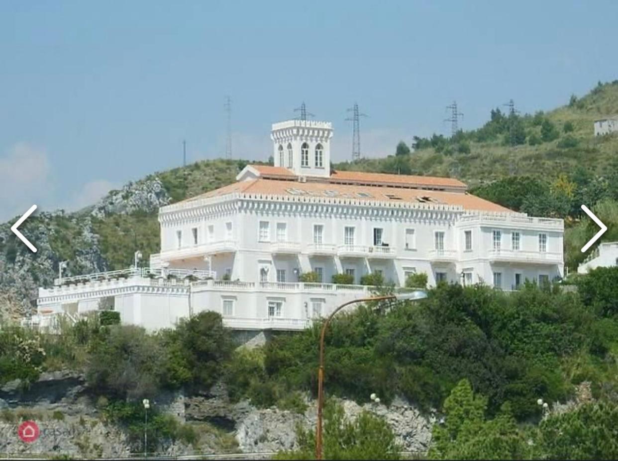Appartamento Nel Fabbricato Denominato Il Castello Praia a Mare Bagian luar foto
