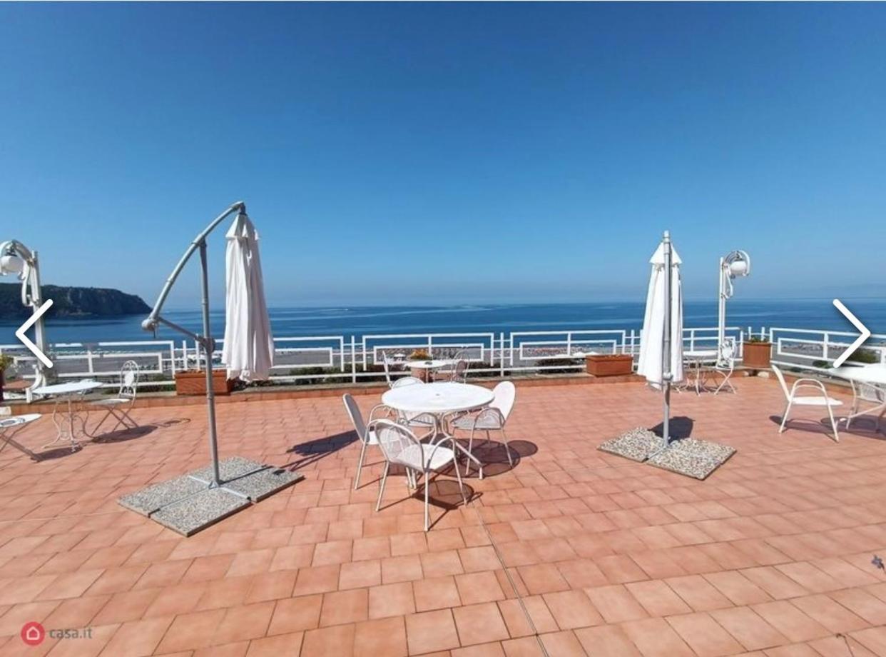 Appartamento Nel Fabbricato Denominato Il Castello Praia a Mare Bagian luar foto